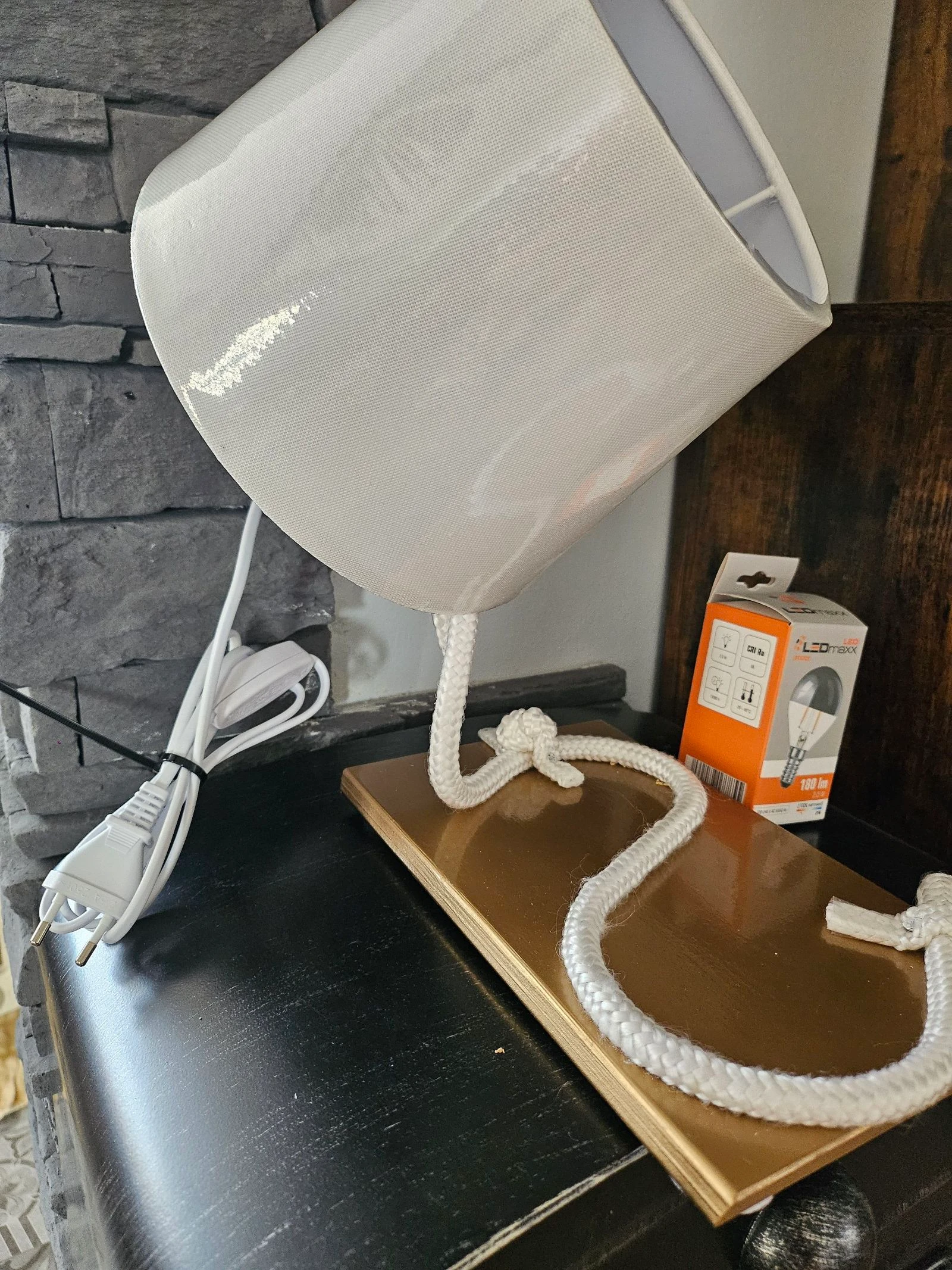 Lampe modèle unique  – photo 18